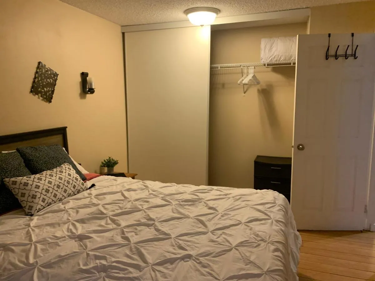 Apartament Cozy 2 Bedroom Townhouse With Large Den Calgary